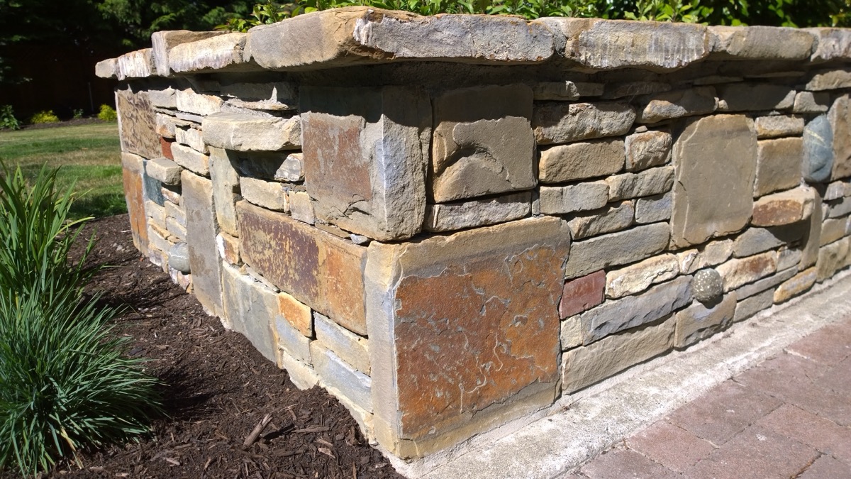 Stone wall corner detail